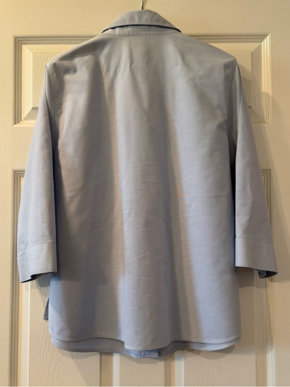Chico’s No Iron Light Blue Button-Up Shirt Size 2 (12-14) - Picture 3 of 9